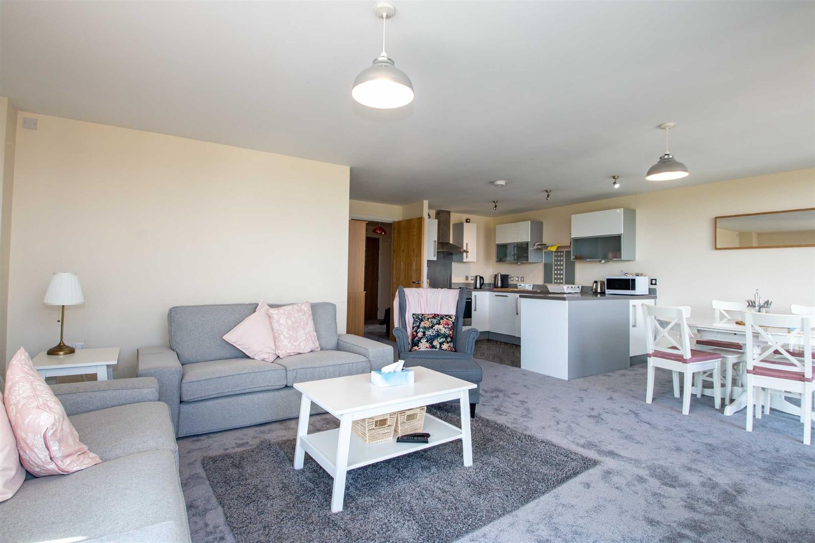 3 bed property in Topaz House, Milton Keynes